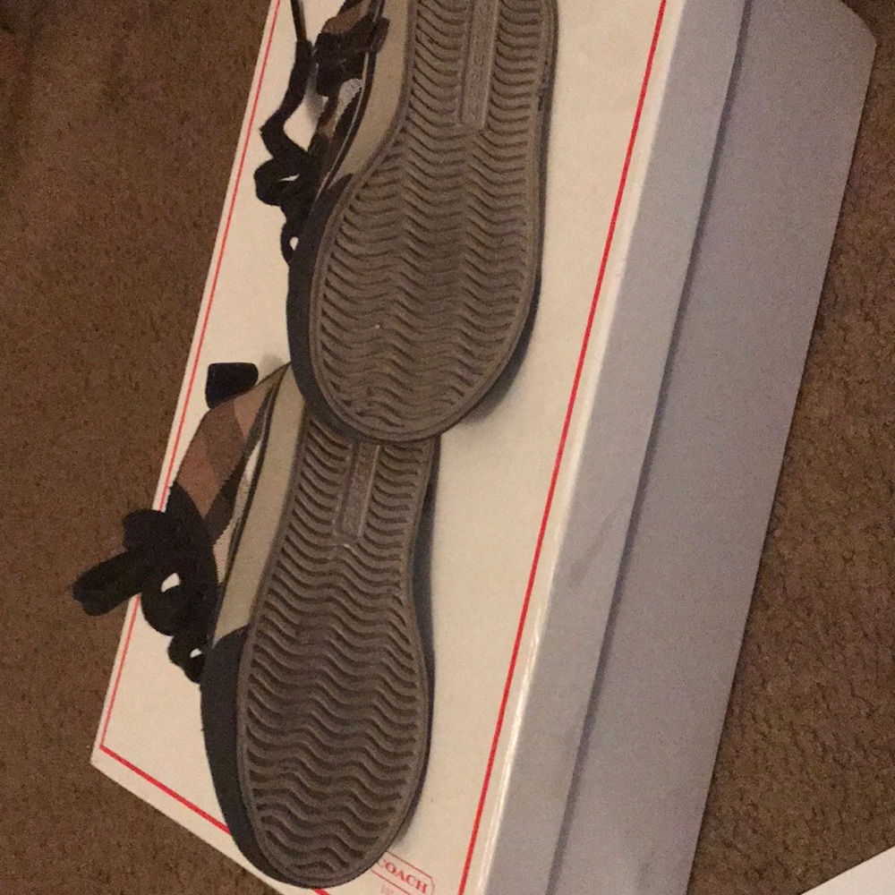 Shoes - Picture 4 of 4